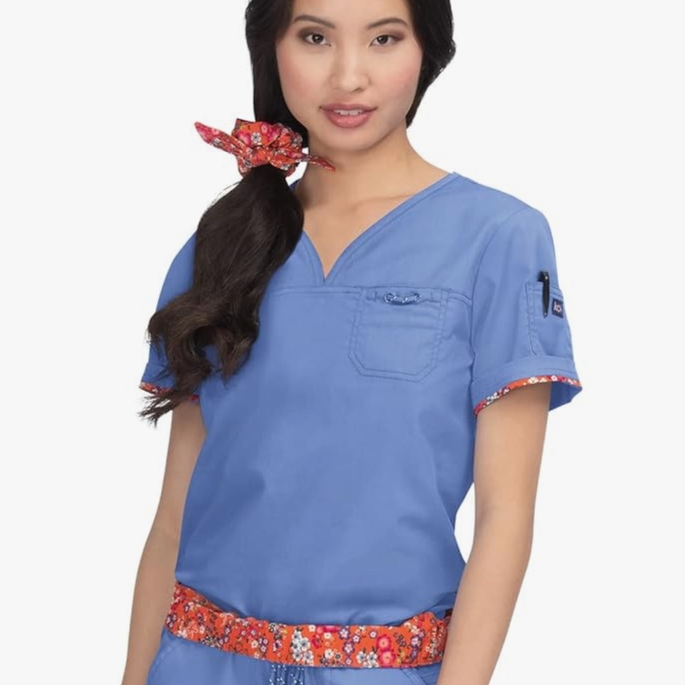 Koi Scrub Top Women’s Georgia Stretch Pockets V-Neck Short Sleeve Blue Size 3X